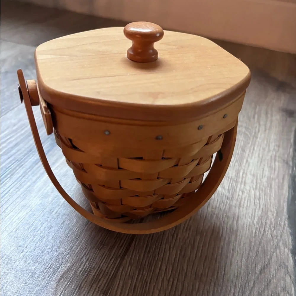 Longaberger Handwoven Lidded Basket Handle Liner Insert Cottage Kitchen Decor